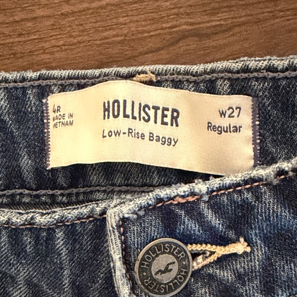 Hollister - Low Rise Baggy Distressed Jeans - W27 - Missing back patch - Picture 2 of 6